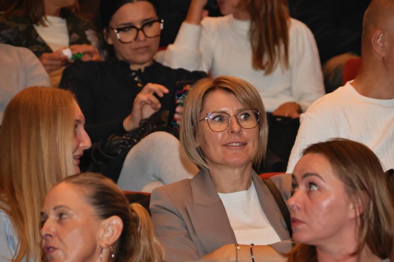 Zvjezdan Ružić i Zbor Izvor