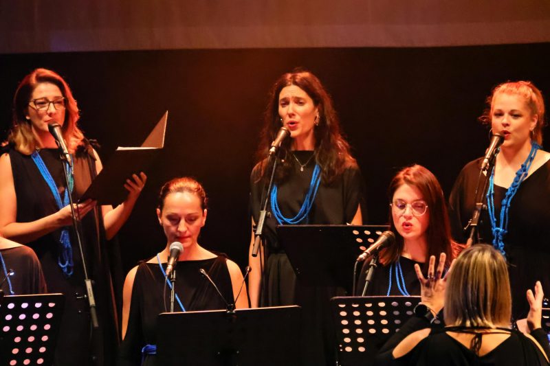 Zvjezdan Ružić i Zbor Izvor