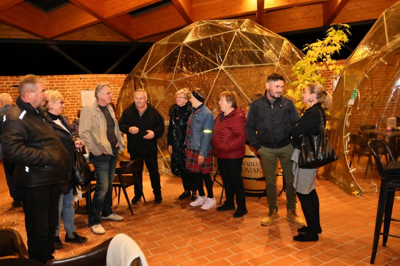 U Caffe baru Bedem otvorena izložba 3. likovne kolonije "Hrvatskih branitelja, djece - unuka hrvatskih branitelja i prijatelja – za Katružu"