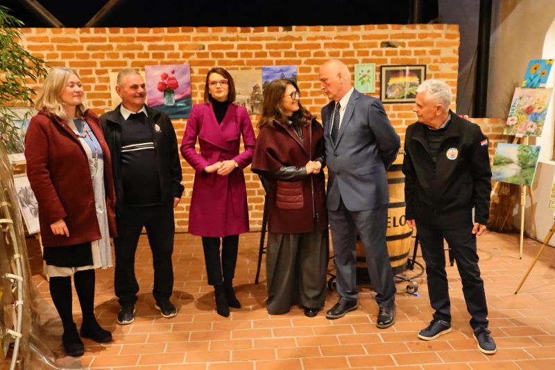 U Caffe baru Bedem otvorena izložba 3. likovne kolonije "Hrvatskih branitelja, djece - unuka hrvatskih branitelja i prijatelja – za Katružu"