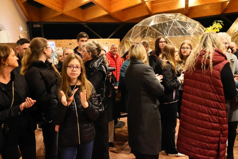 U Caffe baru Bedem otvorena izložba 3. likovne kolonije "Hrvatskih branitelja, djece - unuka hrvatskih branitelja i prijatelja – za Katružu"