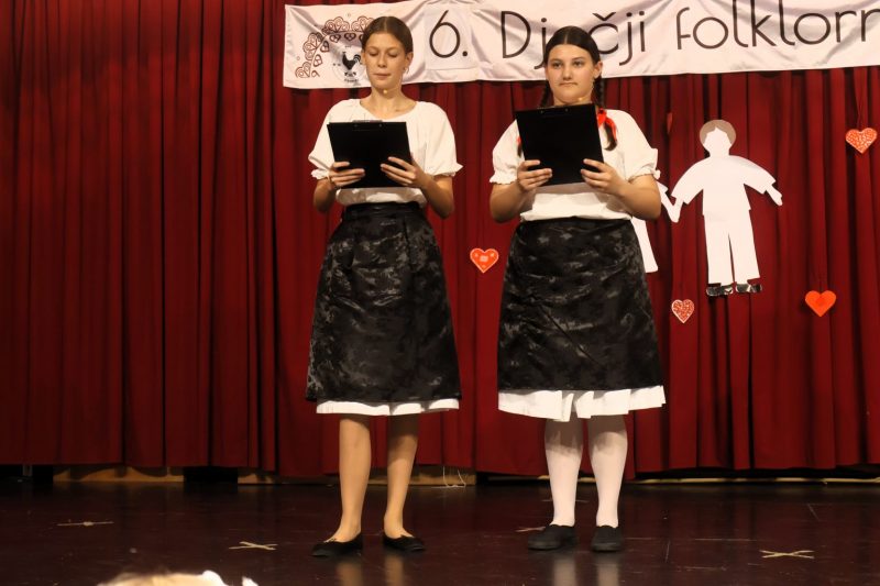 Mali folkloraši ispunili Društveni dom u Žiškovcu