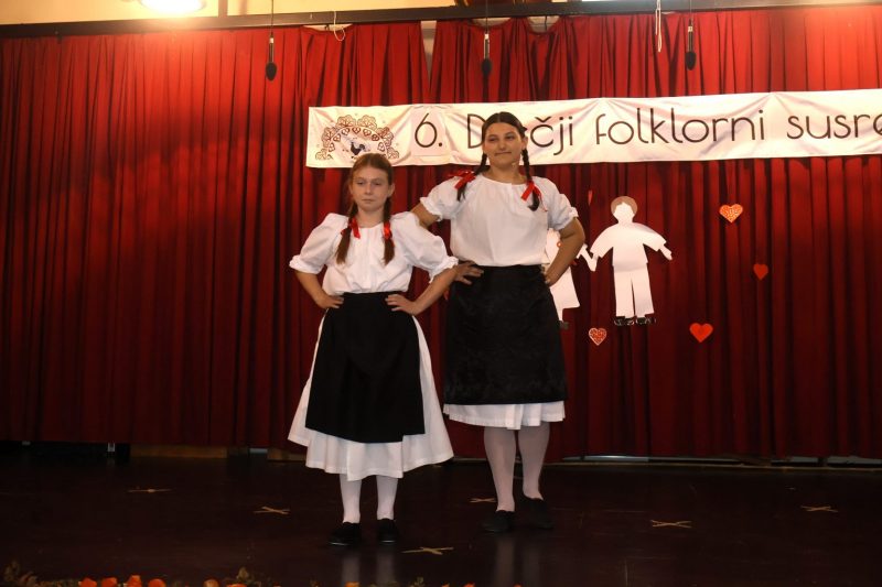 Mali folkloraši ispunili Društveni dom u Žiškovcu