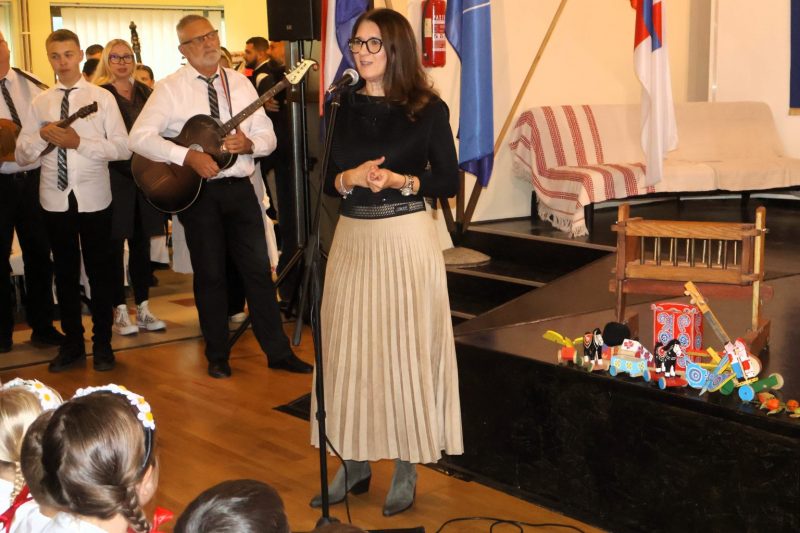 Mali folkloraši ispunili Društveni dom u Žiškovcu