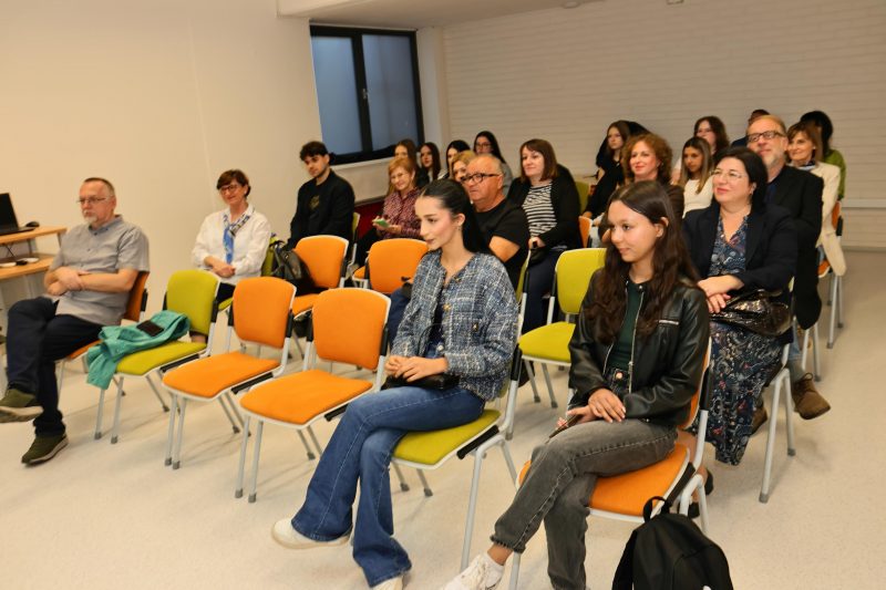 Nagrađivana pjesnikinja Evelina Rudan predstavila zbirku "Polje, slama, žudnja" u Čakovcu