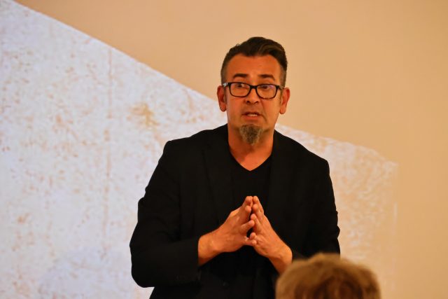kristijan petrović (41) Održano predavanje Kristijana Petrovića o vampirima