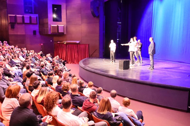 Kolektiv Lajnap Comedy jubilarnim nastupom oduševio čakovečku publiku