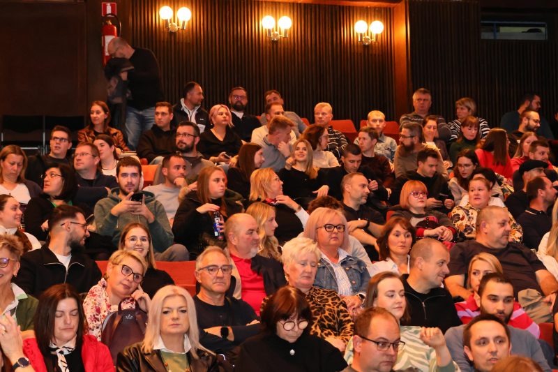 Kolektiv Lajnap Comedy jubilarnim nastupom oduševio čakovečku publiku