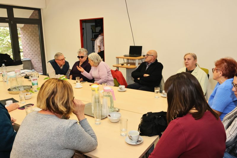 predstavljena knjiga „Pohvala odriješenim rukama”