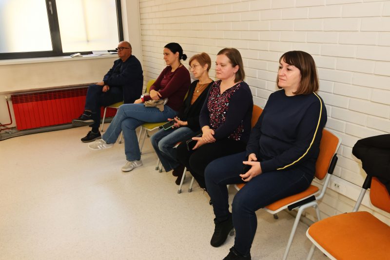 predstavljena knjiga „Pohvala odriješenim rukama”