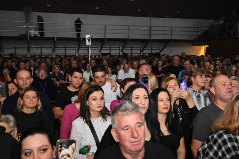 Dvorana GOC-a odjekivala vječnim hitovima Tome Zdravkovića