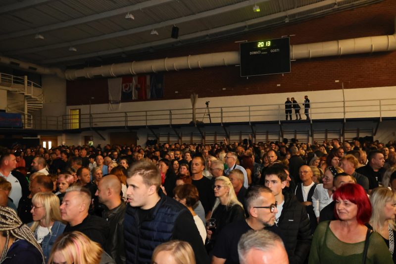Dvorana GOC-a odjekivala vječnim hitovima Tome Zdravkovića