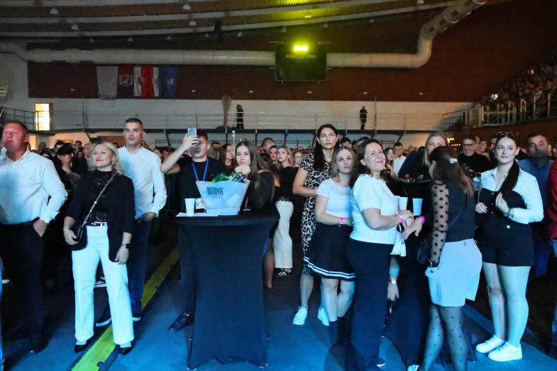 Dvorana GOC-a odjekivala vječnim hitovima Tome Zdravkovića