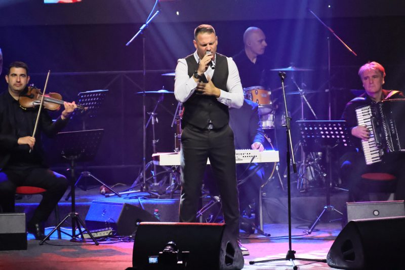 Dvorana GOC-a odjekivala vječnim hitovima Tome Zdravkovića